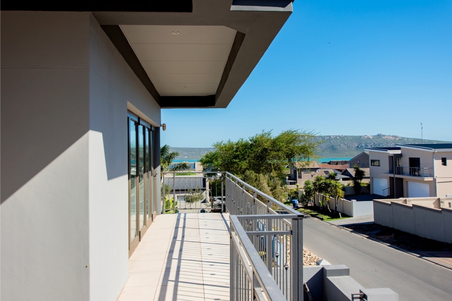 7 Bedroom Property for Sale in Myburgh Park Western Cape